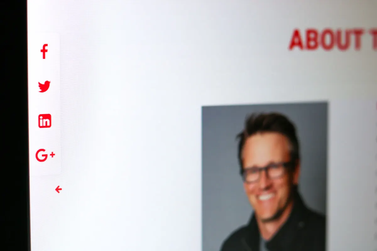 social sharing book web design