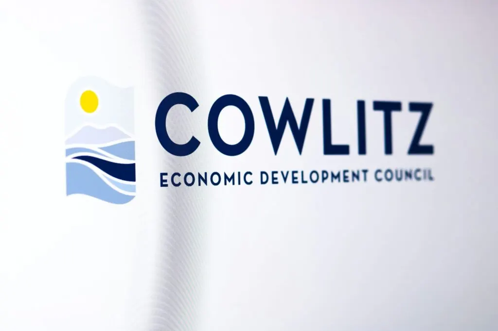 Cowlitz Economic Development Council (logo), designed by Graticle