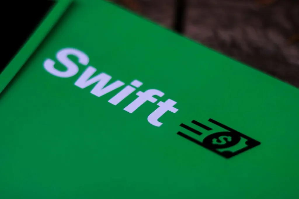 Swift Cash Logo Design (logo), designed by Graticle